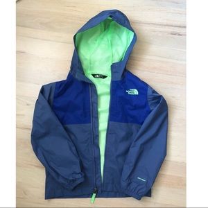 ☔️Boys (7/8) North face Raincoat